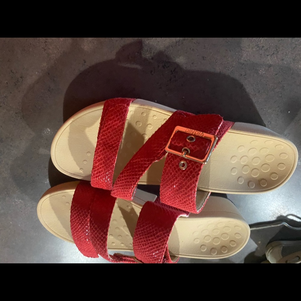 Vionic sandals size 9